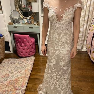 NEW UNALTERED Berta 16-08 Wedding Dress-6US/EU40